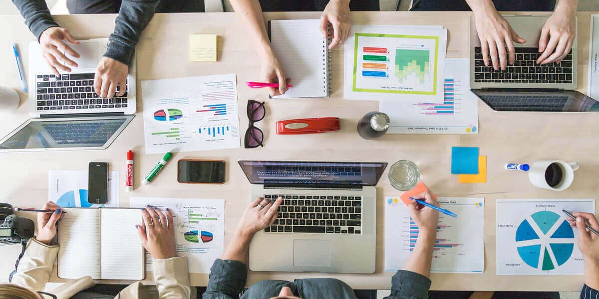 Vállalkozások és intézmények informatikai igényei